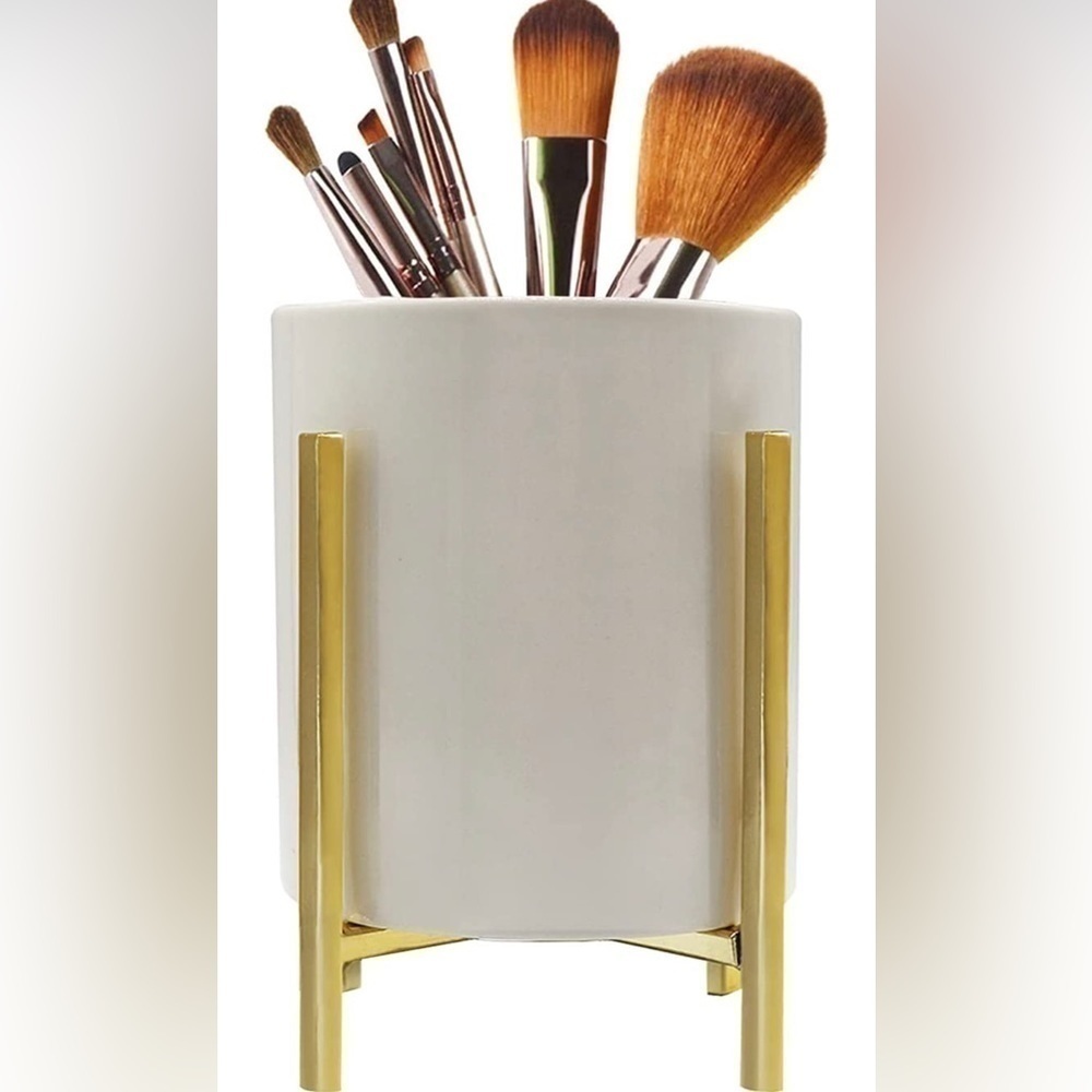 Ceramic makeup holderβ new in box